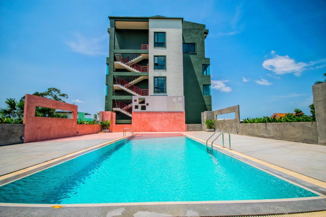 Comet Hotel Surat Thani Exteriér fotografie