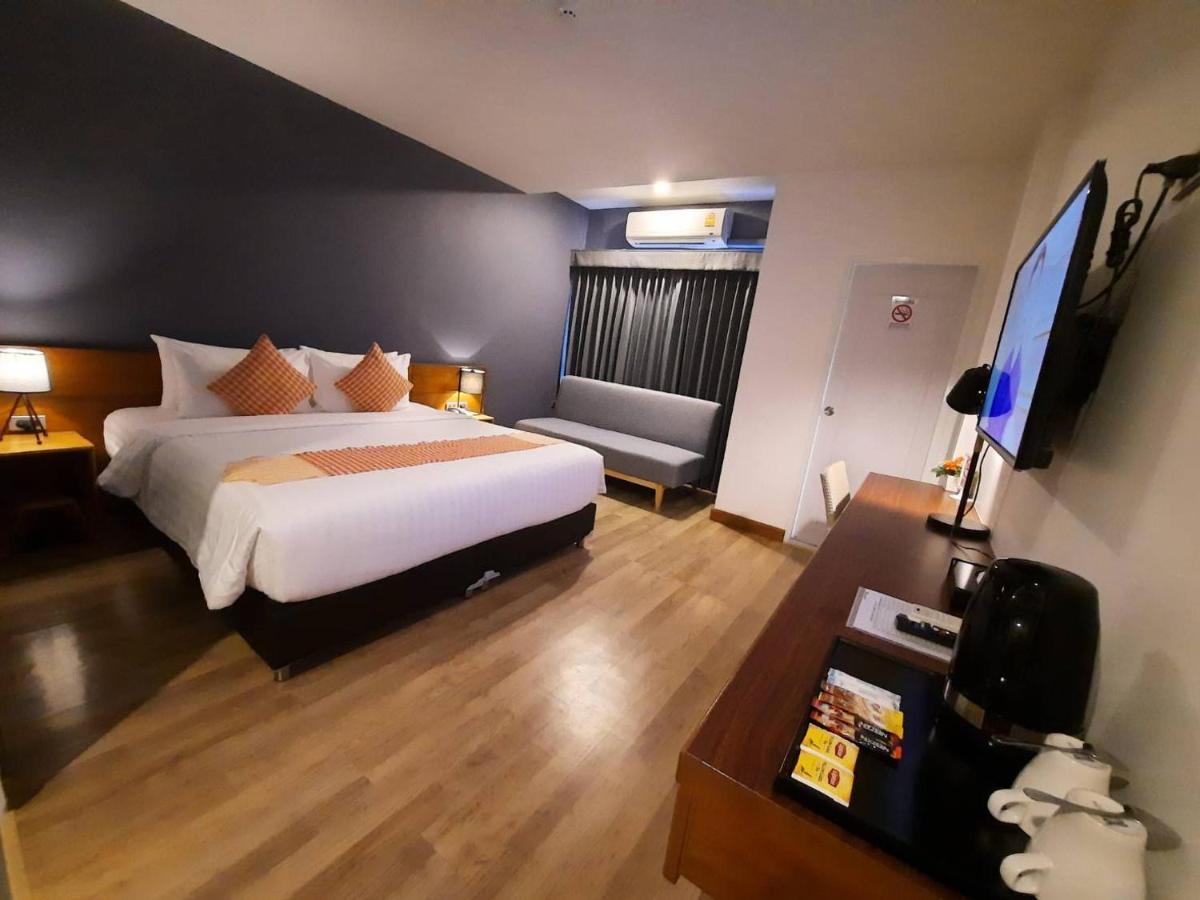 Comet Hotel Surat Thani Exteriér fotografie