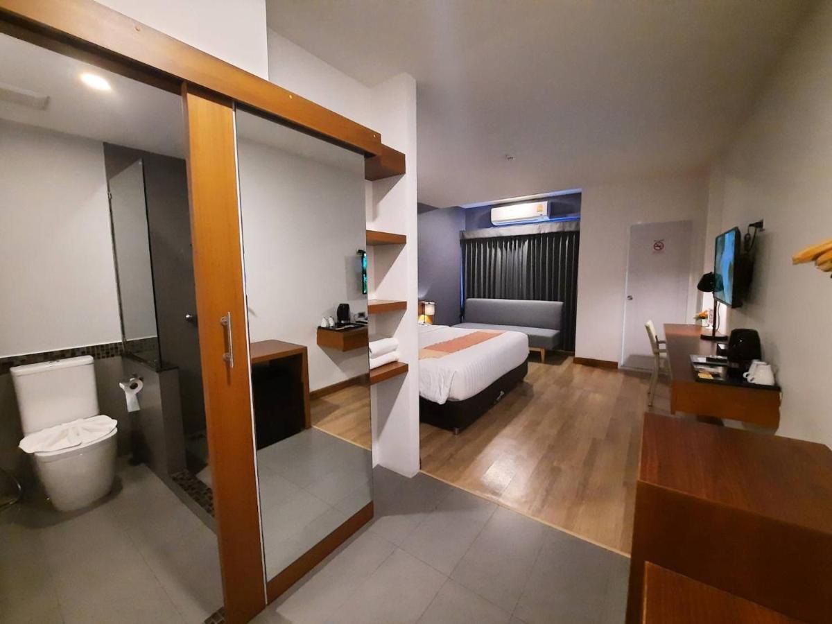 Comet Hotel Surat Thani Exteriér fotografie