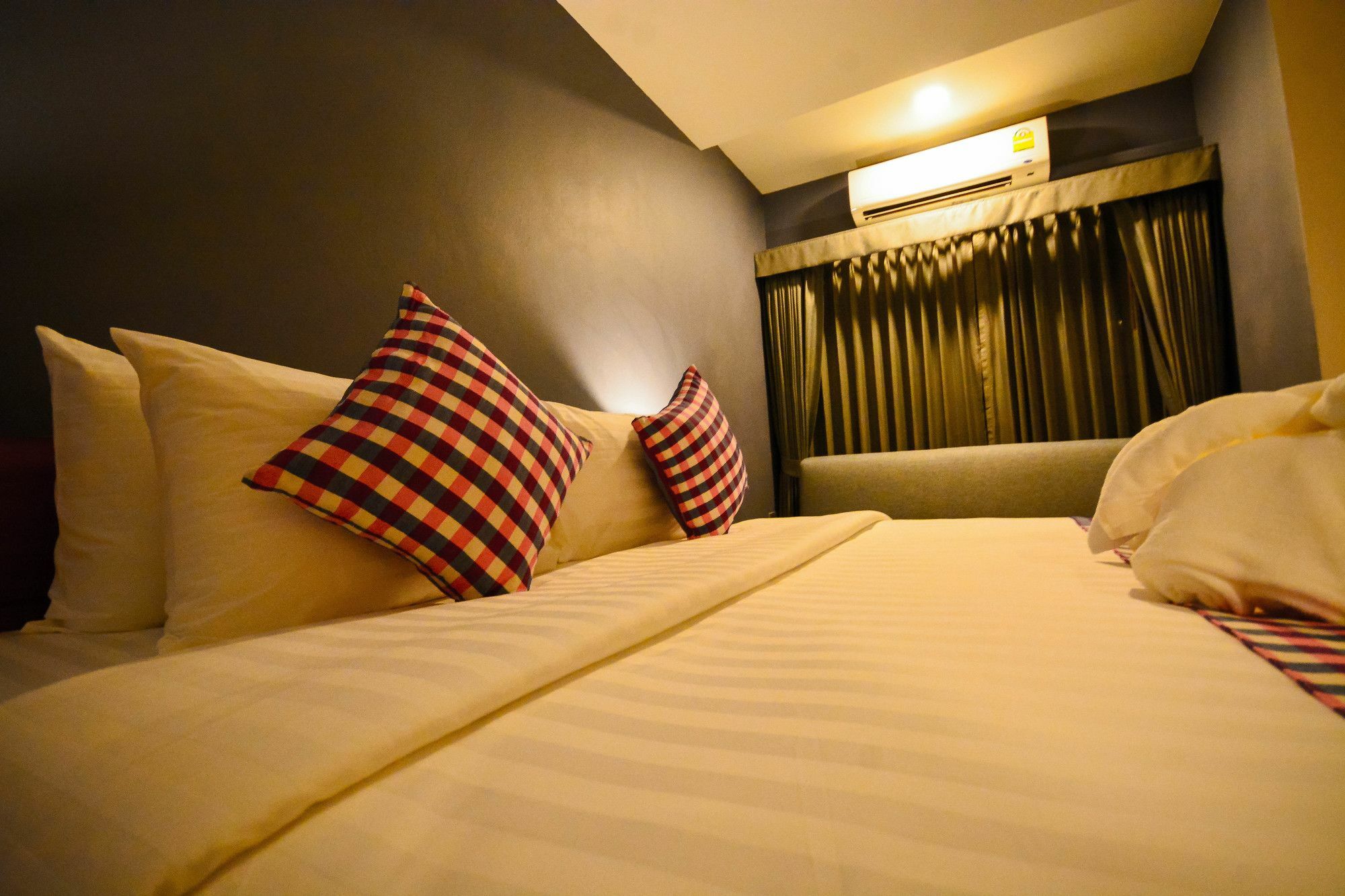 Comet Hotel Surat Thani Exteriér fotografie