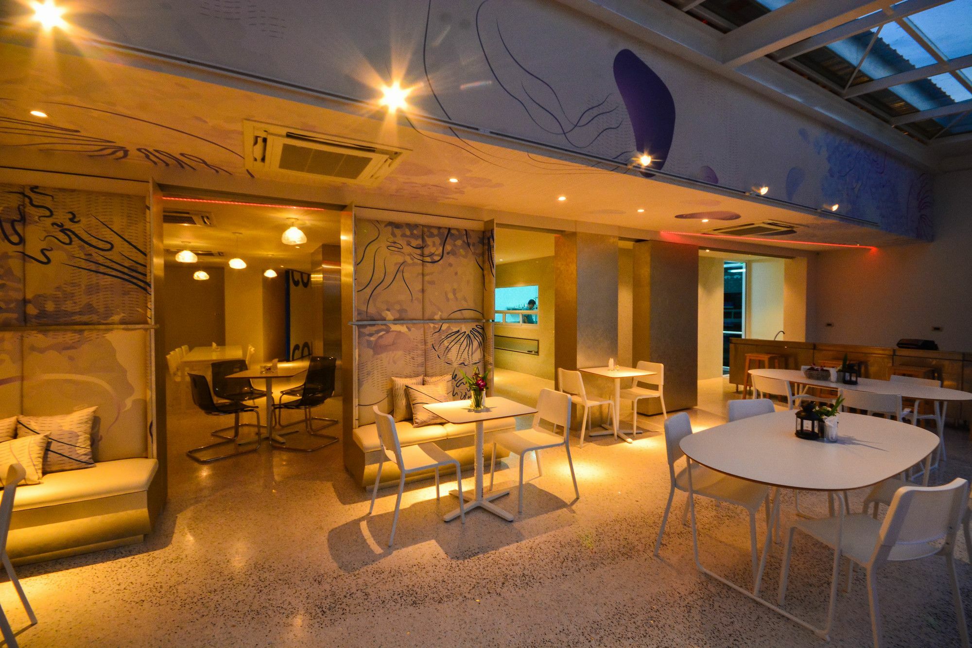 Comet Hotel Surat Thani Exteriér fotografie