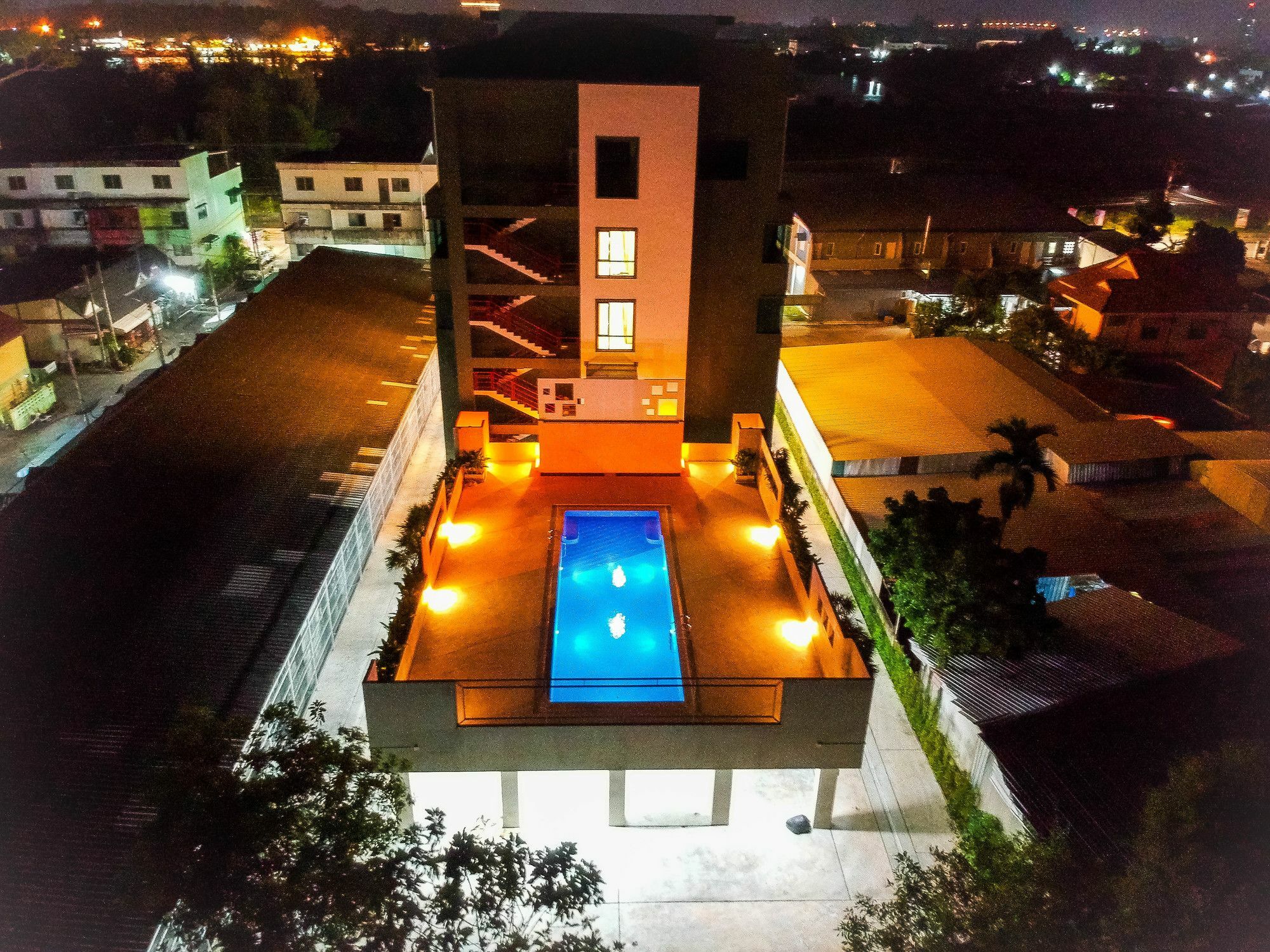 Comet Hotel Surat Thani Exteriér fotografie